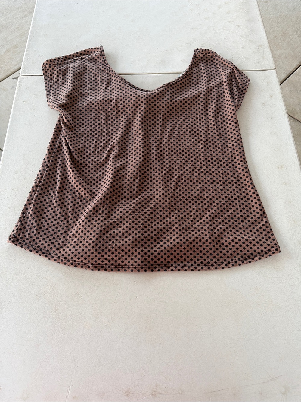 Robins Nest Maternity Women’s Brown Polka Dot V-Neck Short Sleeve Tee